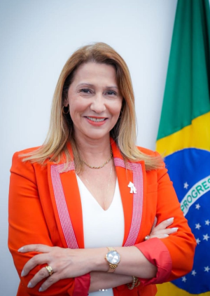 Foto da professora Ethel Maciel