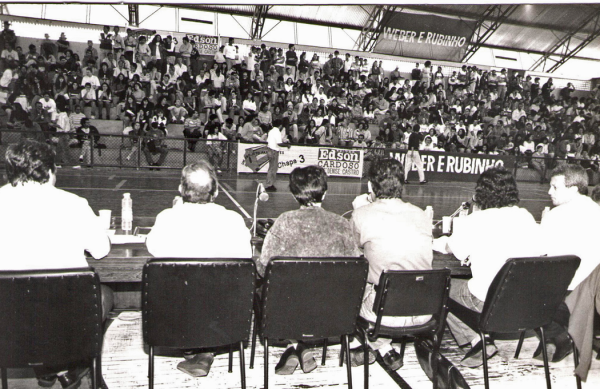 Consulta à comunidade universitária para a escolha de reitor e vice-reitor é implantada na Ufes – 1987