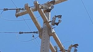 Foto de um posto de rede elétrica